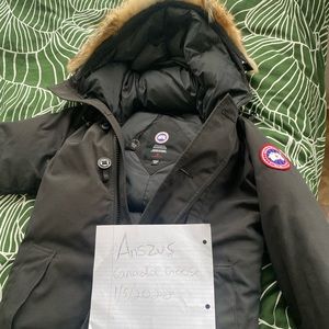 Canada Goose chateau parka size small 9/10